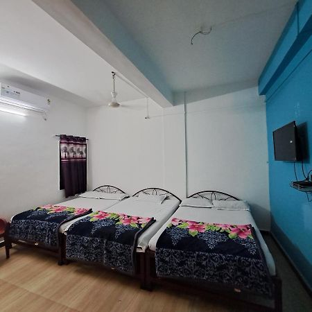 Hotel Goldan Palece Trimbak Esterno foto